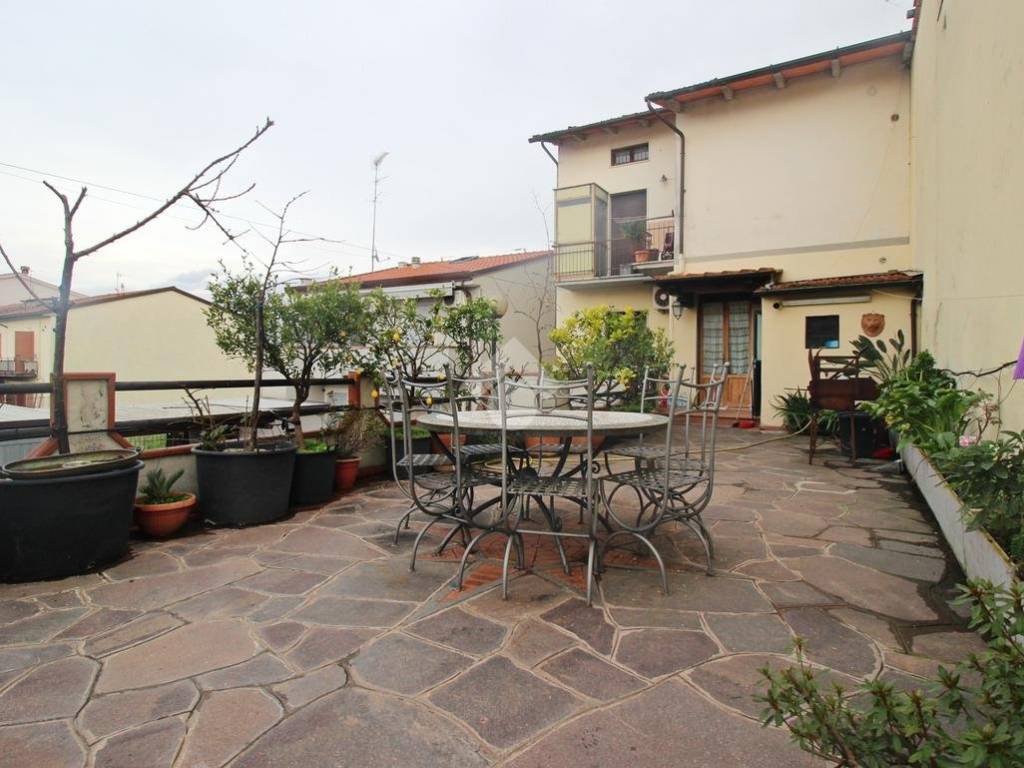appartamento in vendita a Prato in zona Maliseti