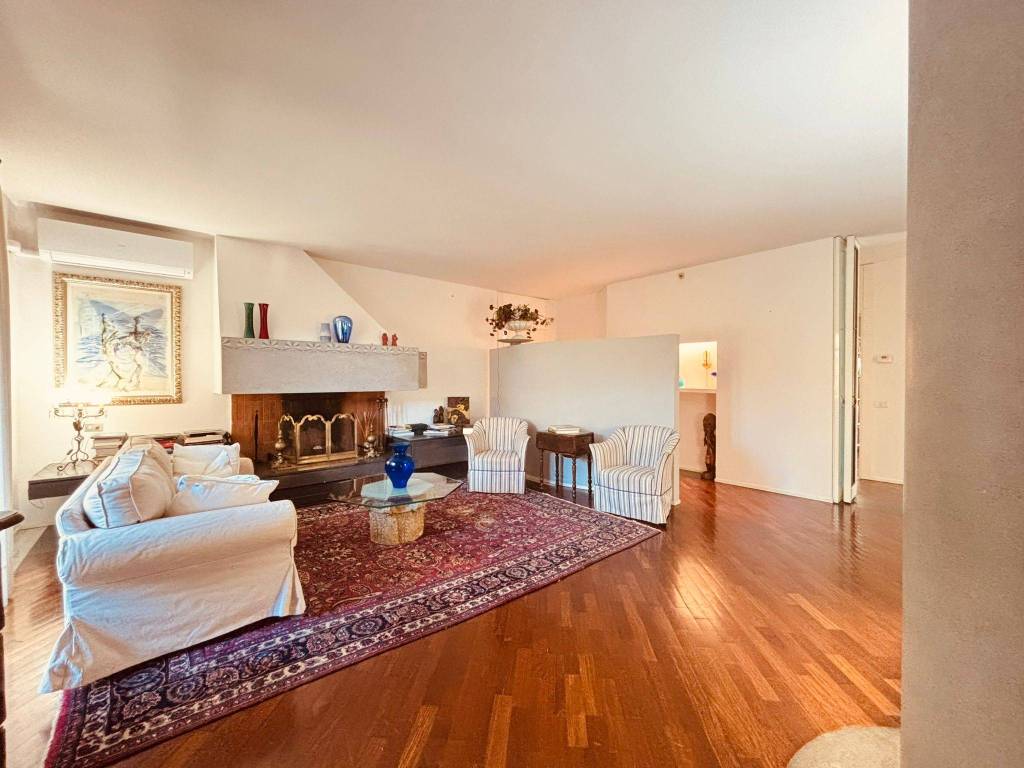 appartamento in vendita a Prato in zona La Macine