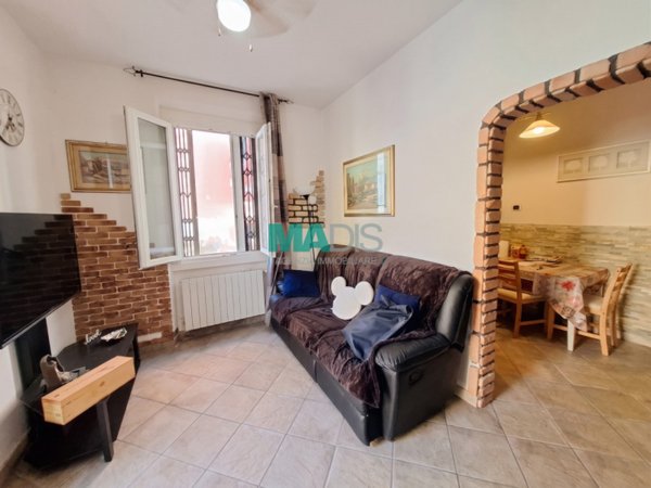 casa indipendente in vendita a Prato in zona San Giusto