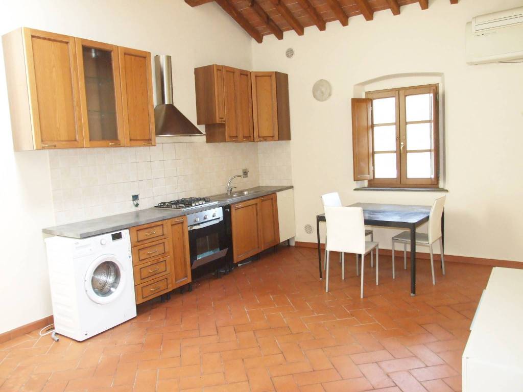 appartamento in vendita a Prato in zona Le Badie