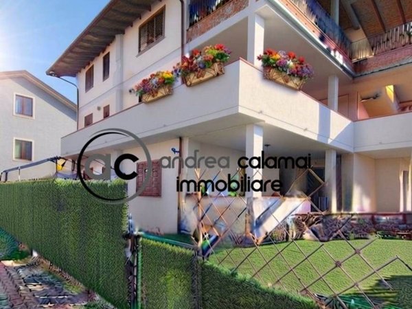 casa indipendente in vendita a Prato in zona Iolo