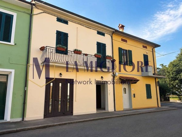 appartamento in vendita a Prato in zona Maliseti