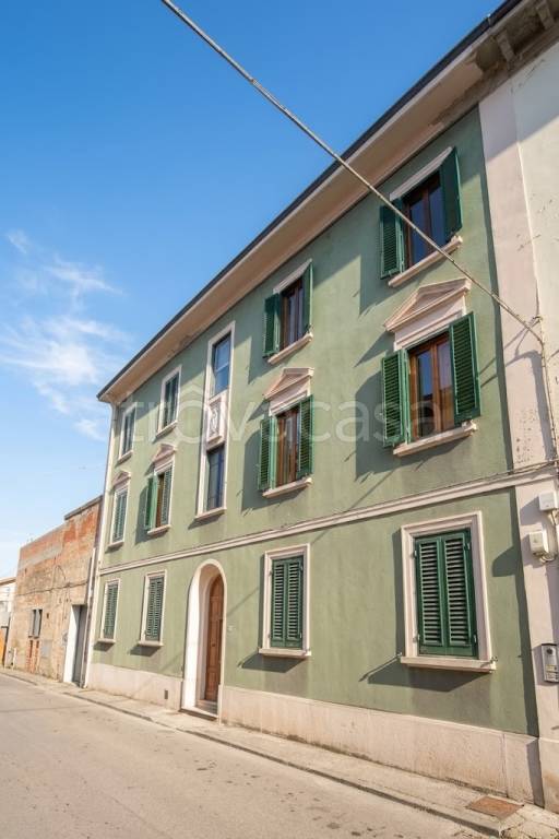 appartamento in vendita a Prato in zona I Ciliani