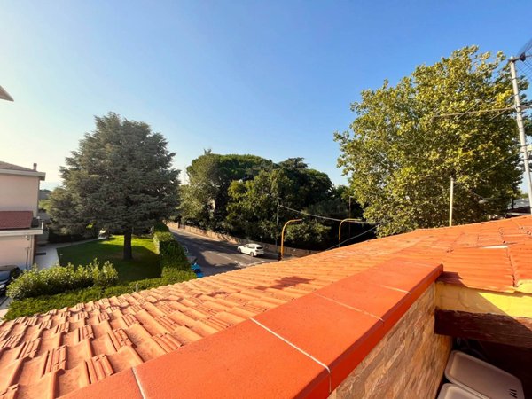 casa indipendente in vendita a Prato in zona San Giusto