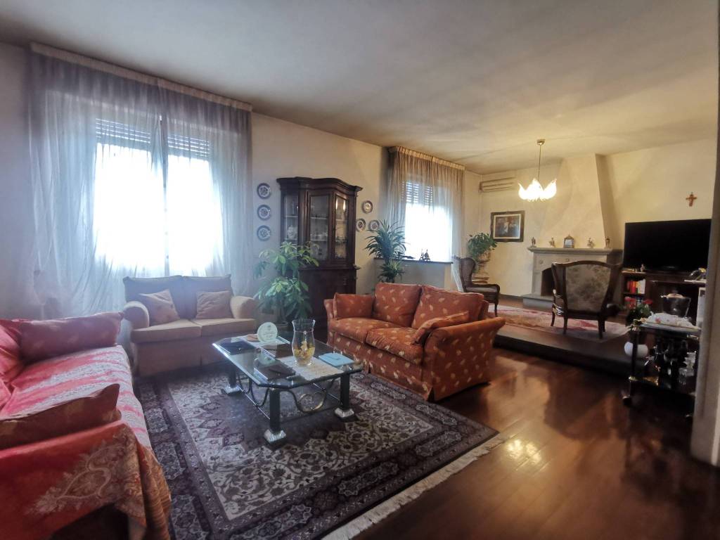 casa indipendente in vendita a Prato in zona Galciana