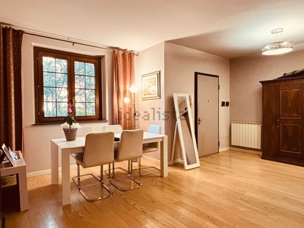 casa indipendente in vendita a Prato in zona Grignano