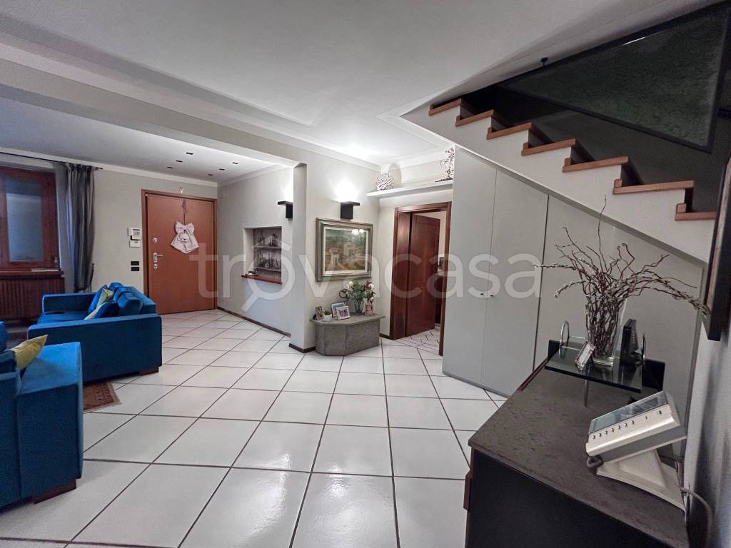 casa indipendente in vendita a Prato in zona Tavola