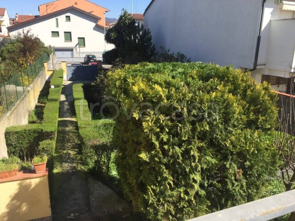 casa indipendente in vendita a Prato in zona Galciana