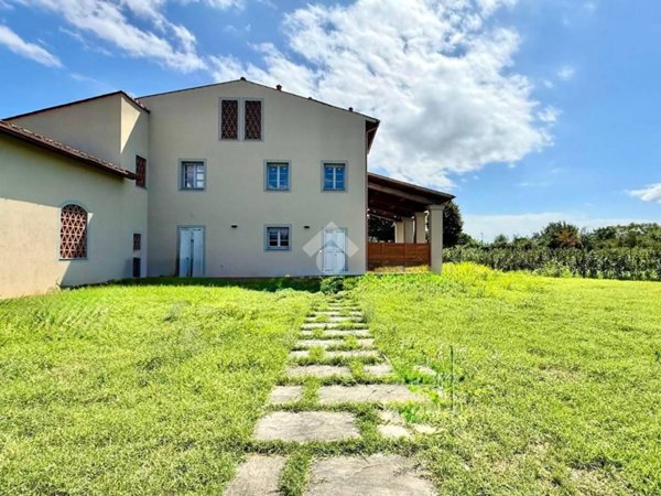 casa indipendente in vendita a Prato in zona Sant'Ippolito