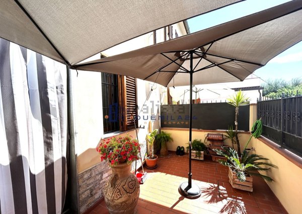 casa indipendente in vendita a Prato