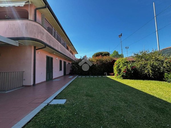appartamento in vendita a Prato in zona San Giusto