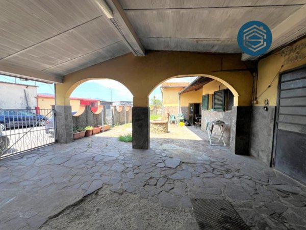 casa indipendente in vendita a Prato in zona Tavola