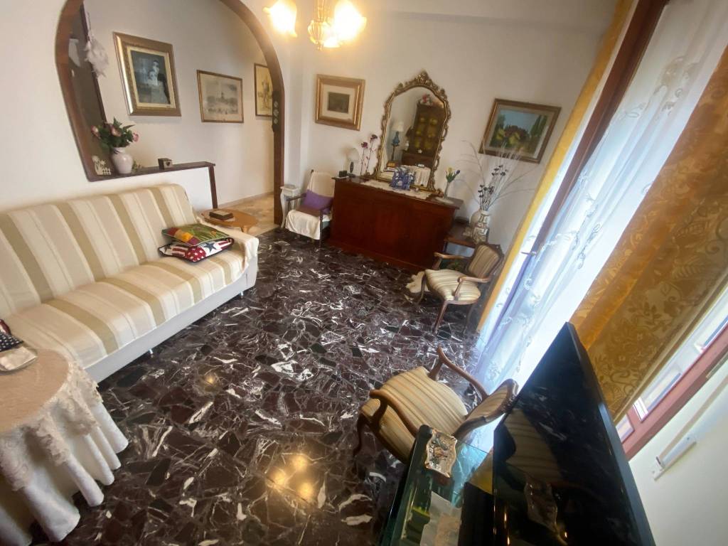 appartamento in vendita a Prato in zona Grignano