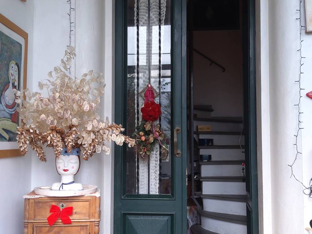 casa indipendente in vendita a Prato in zona Santa Lucia