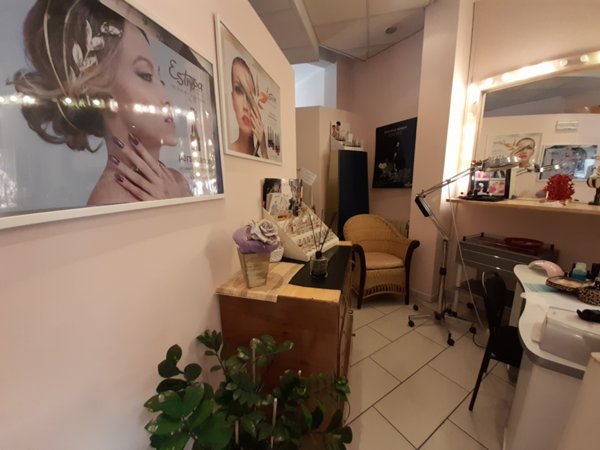 attivita commerciale in vendita a Prato in zona Santa Gonda