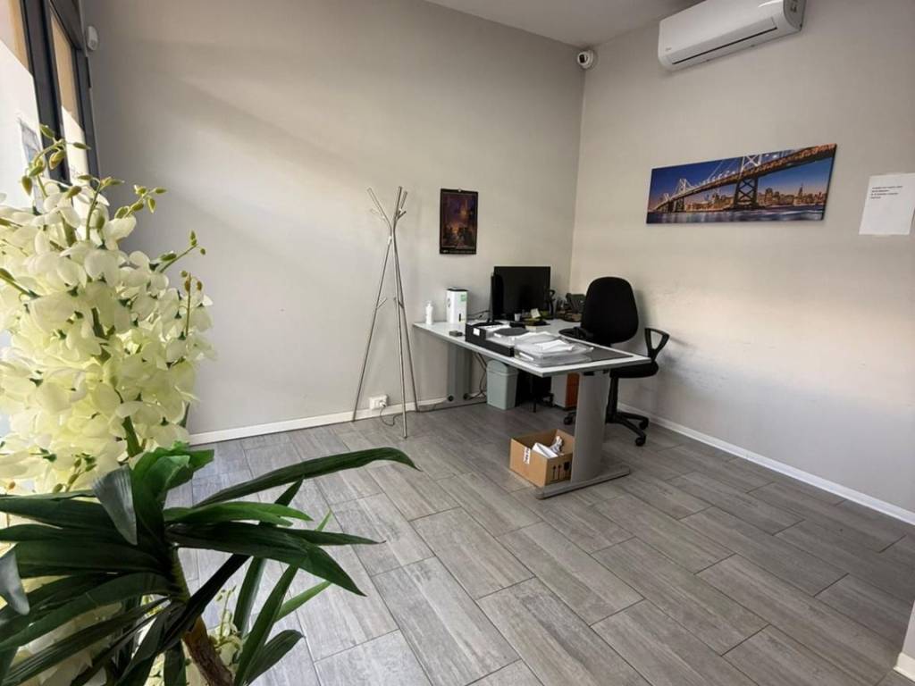 ufficio in vendita a Prato