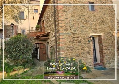 casa indipendente in vendita a Prato in zona Casale