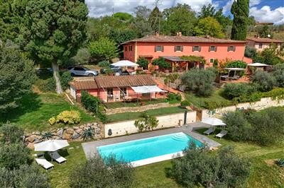casa indipendente in vendita a Prato in zona Casale