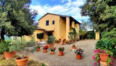 casa indipendente in vendita a Prato in zona Casale