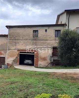 casa indipendente in vendita a Prato in zona Casale
