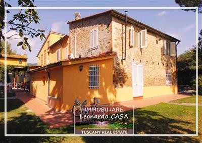 casa indipendente in vendita a Prato in zona Casale