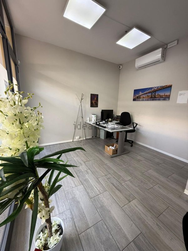 ufficio in vendita a Prato