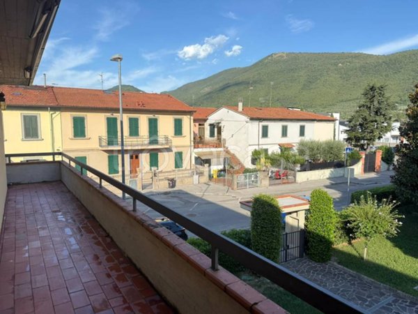 appartamento in vendita a Prato in zona Santa Lucia