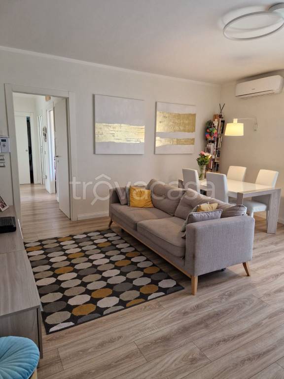 appartamento in vendita a Prato in zona Ponzano