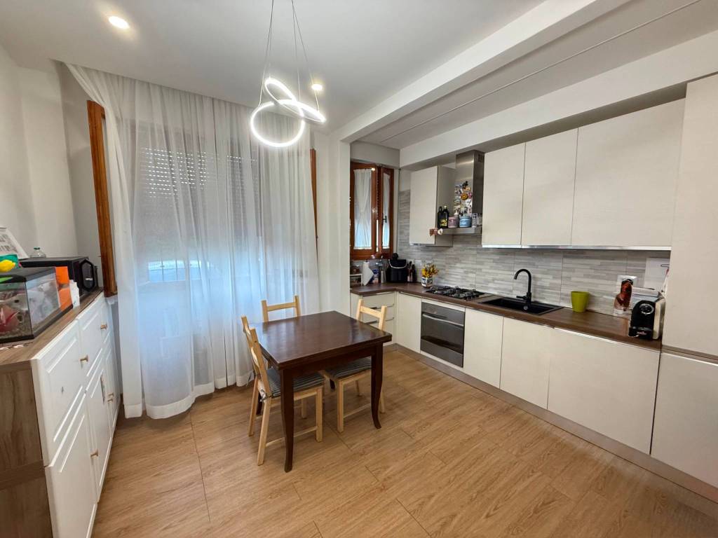 appartamento in vendita a Prato in zona Santa Gonda