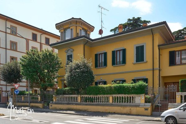 casa indipendente in vendita a Prato