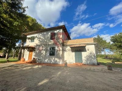 casa indipendente in vendita a Prato in zona Casale