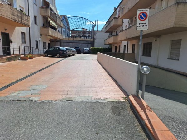 box auto in vendita a Prato