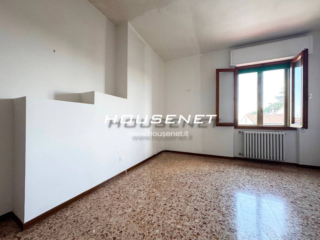 appartamento in vendita a Prato in zona Grignano