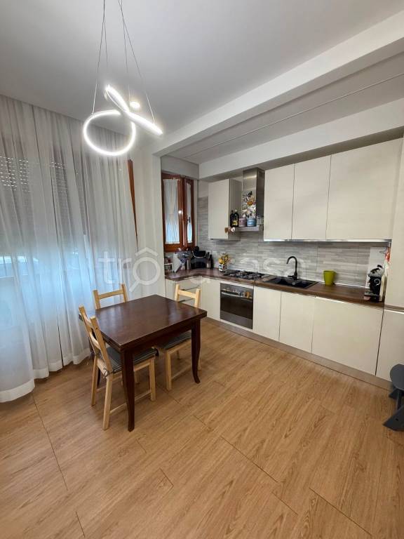 appartamento in vendita a Prato in zona Santa Gonda
