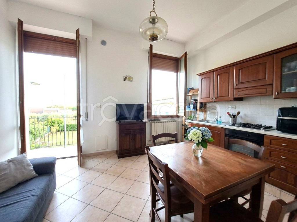 appartamento in vendita a Prato in zona La Macine