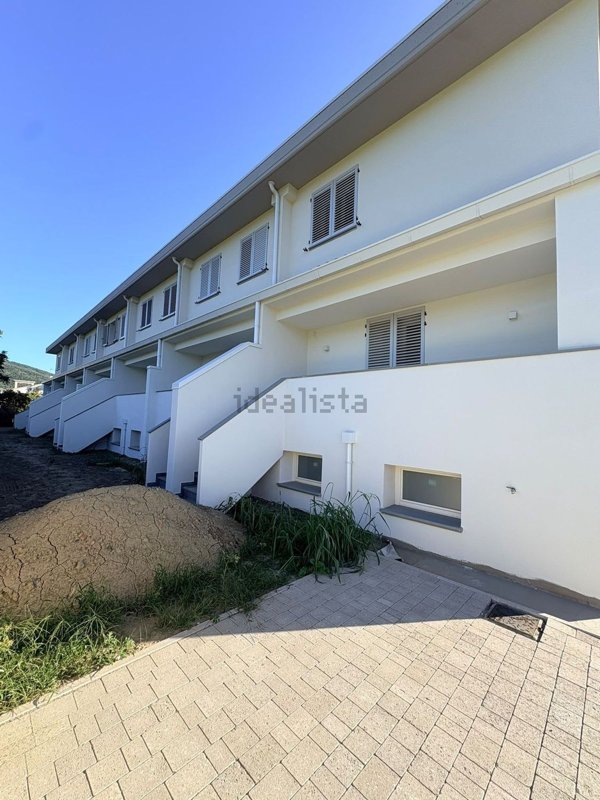 casa indipendente in vendita a Prato