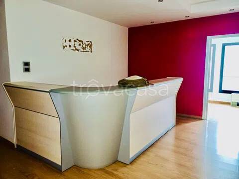 ufficio in vendita a Prato in zona Ponzano