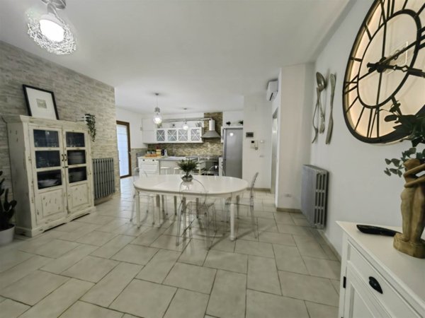 appartamento in vendita a Prato in zona Santa Lucia