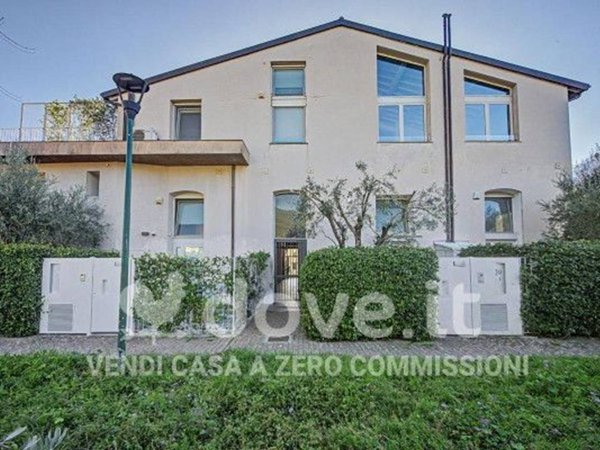 appartamento in vendita a Prato in zona Santa Lucia