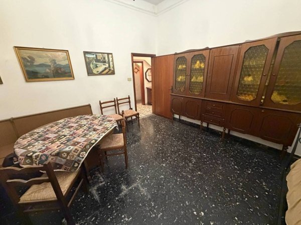 casa indipendente in vendita a Prato