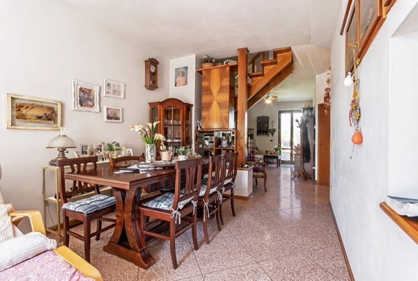 appartamento in vendita a Prato in zona Iolo