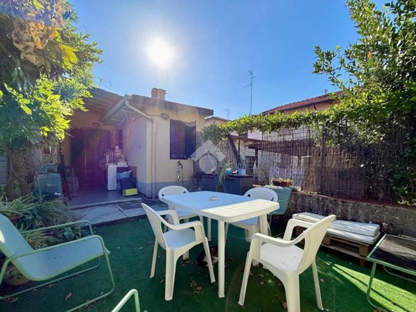 casa indipendente in vendita a Prato in zona Galciana
