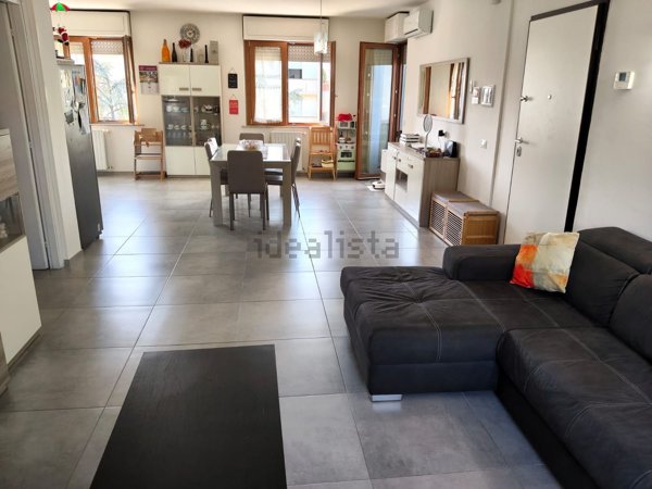 appartamento in vendita a Prato in zona Casale