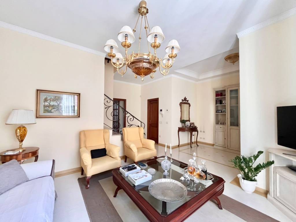 casa indipendente in vendita a Prato in zona Galceti