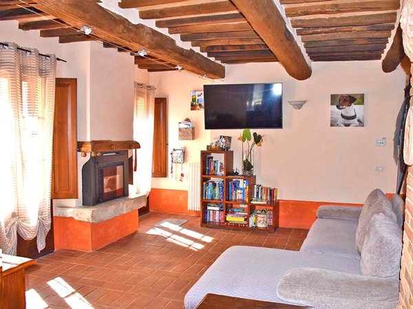 casa indipendente in vendita a Prato