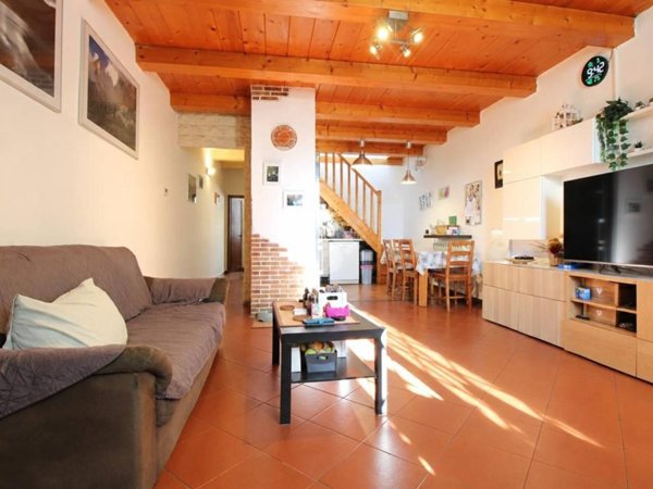 casa indipendente in vendita a Prato