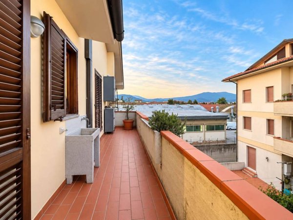 appartamento in vendita a Prato in zona Santa Maria