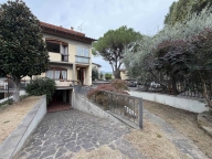 casa indipendente in vendita a Prato in zona Galceti