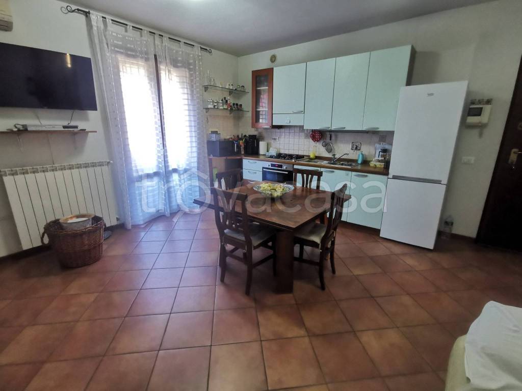 appartamento in vendita a Prato in zona Iolo