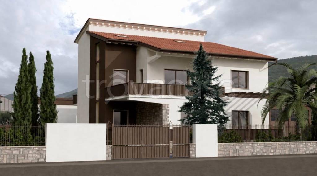 casa indipendente in vendita a Prato in zona Santa Lucia